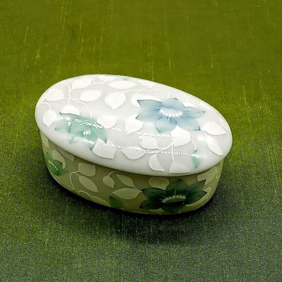 Symphony Otagiri Japan Oval Porcelain Trinket Box - Picture 2 of 6